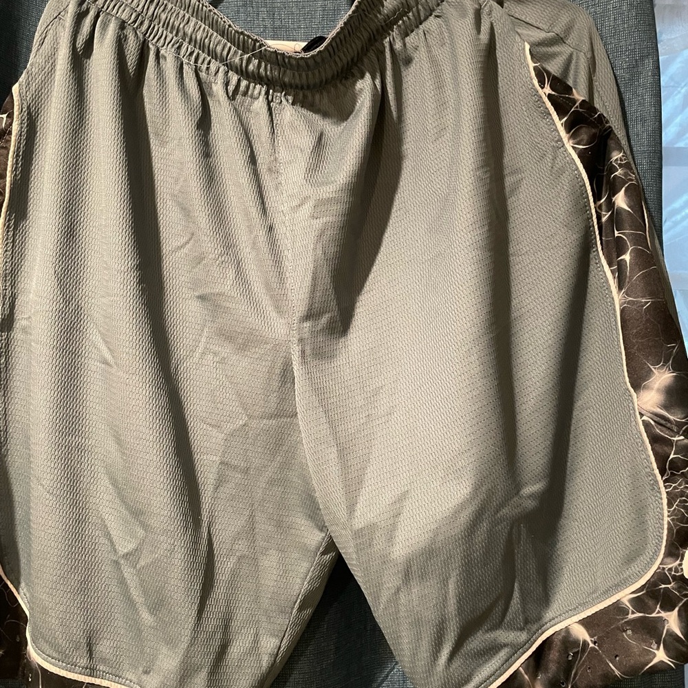 Nike Gray and Brown Athletic Shorts Lightweight Elastic Fit